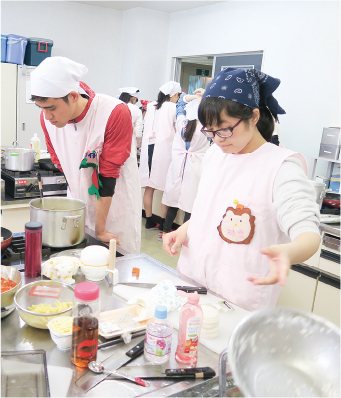 家事の介助 image